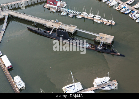 Vista aerea della USS Clamagore sommergibile a patrioti in Punto di Mount Pleasant, SC. Foto Stock