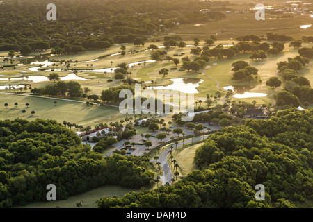 Vista aerea dei Patriots Point golf in Mount Pleasant, SC. Foto Stock