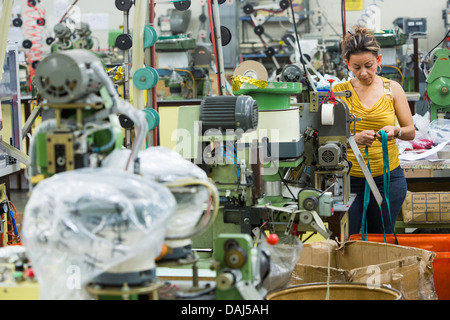 Il UCAN zipper fabbrica nel centro cittadino di Los Angeles. Foto Stock