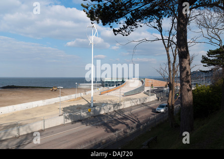 Porth Eirias centro di sport acquatici a Colwyn Bay il Galles del Nord Foto Stock