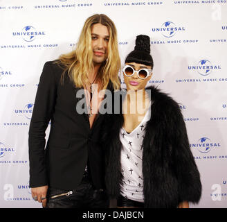 Il violinista David Garrett e cantante Natalia uccide prima l'Eco Awards da Universal Music a Berlino, Germania, 24 marzo 2011. Foto: Xamax Foto Stock