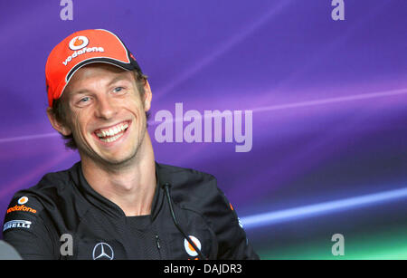 British driver di Formula Uno Jenson Button alla McLaren Mercedes visto durante la conferenza stampa al circuito di Sepang, al di fuori di Kuala Lumpur, Malesia, 07 aprile 2011. Il Gran Premio di Formula Uno di Malesia avrà luogo il 10 aprile 2011. Foto: Jens Buettner dpa Foto Stock