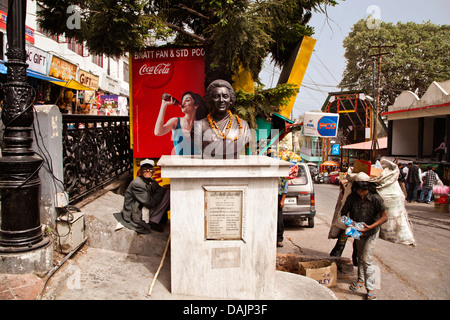 Busto di Indira Gandhi l ex primo ministro dell'India, Mall Road, Mussoorie, Uttarakhand, India Foto Stock