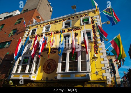 Oliver St John Gogarty pub Temple Bar area di intrattenimento centrale di Dublino Irlanda Europa Foto Stock
