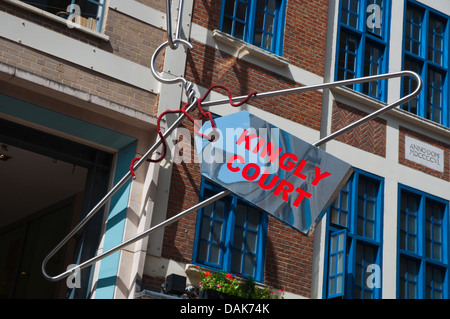Corte Regale shopping center Carnaby Street quartiere Soho central London Inghilterra Gran Bretagna UK Europa Foto Stock