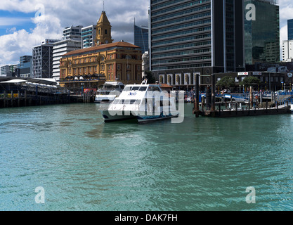 Dh sul porto di Auckland Auckland Nuova Zelanda 360 Discovery Cruises si diparte waterfront Ferry Pier Foto Stock