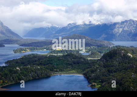 Vista dal Cerro Campanario sulla Laguna El Trebol, Lago Perito Moreno, Llao Llao, nel retro del Lago Nahuel Huapi; nei pressi di San Carlos de Bariloche, Argentina, Patagonia, Andes Foto Stock