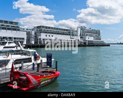 Dh Princes Wharf Auckland Nuova Zelanda traghetto banchine del porto porto di Auckland modern waterfront waitemata Foto Stock