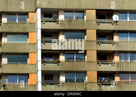 Facciata di una casa costruita negli anni settanta, in Germania, in Renania settentrionale-Vestfalia, la zona della Ruhr, Essen Foto Stock