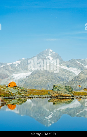 Campeggio Al Lago Rifelsee vicino al Cervino (4478m), Zermatt, alpi svizzere, Svizzera, Europa Foto Stock