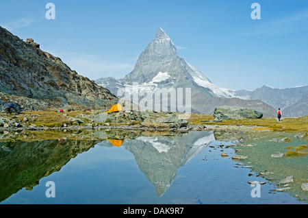 Campeggio Al Lago Rifelsee vicino al Cervino (4478m), Zermatt, alpi svizzere, Svizzera, Europa Foto Stock