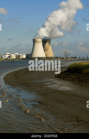 Centrale nucleare di riva, Belgio, Anversa Foto Stock