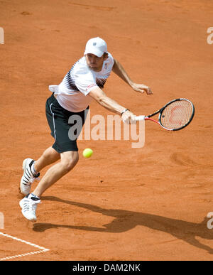 Noi giocatori di tennis Mardy Fish svolge un doppio con John Isner durante un Tennis World Team Cup double match contro giocatori kazako Andrey Golubev e Michail Kukuschkin al Rochusclub a Duesseldorf in Germania, 18 maggio 2011. Foto: Victoria Bonn-Meuser Foto Stock