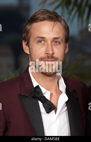 Attore canadese Ryan Gosling pone durante i vincitori del Premio Photocall sul giorno di chiusura 64a Cannes Film Festival di Cannes, Francia, 22 maggio 2011. Foto: Hubert Boesl Foto Stock