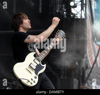 Tim Wheeler, frontman della Northern Irish indie rock band di cenere, compie durante il festival di musica Rock am Ring (Rock al Ring) in Nuerburgring, Germania, 03 giugno 2011. Gli organizzatori si aspettano circa 85.000 visitatori per il festival di tre giorni in pista in Eifel. Foto: THOMAS FREY Foto Stock