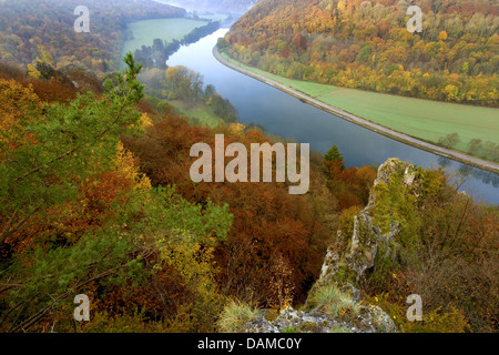 Fiume Maas in autunno, Belgio, Ardenne, Dinant Foto Stock