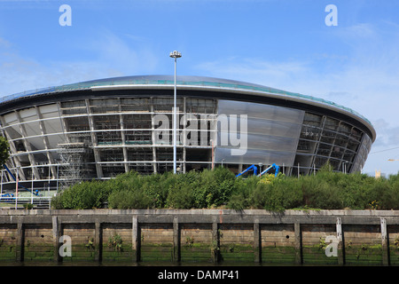 La Hydro Arena di Glasgow in costruzione e la vista dal fiume Cyde Foto Stock