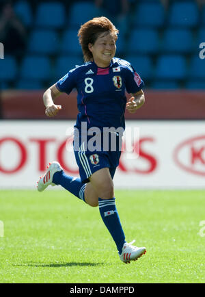 Aya Miyama del Giappone in azione durante il Gruppo B corrisponde il Giappone contro la Nuova Zelanda di FIFA femminile di Coppa del Mondo di calcio torneo di FIFA Coppa del Mondo Donne allo stadio di Bochum, Germania, 27 giugno 2011. Foto: Bernd Thissen dpa/lnw Foto Stock