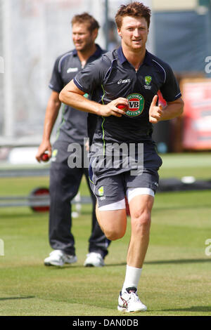 Londra, Regno Unito. 16 Luglio, 2013. Peter Siddle durante la squadra australiana net e la sessione di allenamento prima del secondo test match, al Lords Cricket Ground sulla luglio 16, 2013 a Londra, Inghilterra. Credito: Mitchell Gunn/ESPA/Alamy Live News Foto Stock