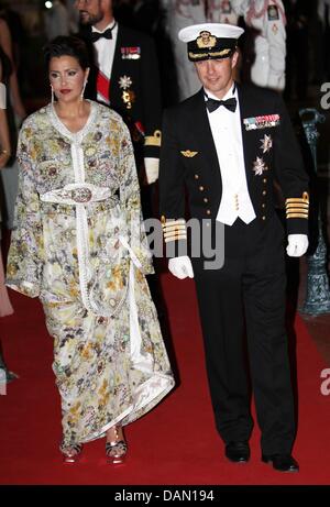 La principessa Lalla Meryem del Marocco e del Principe Ereditario Frederik di Danimarca partecipare alla cena ufficiale sulle terrazze di Opera dopo le nozze religiose del Principe Alberto II e la principessa Charlene di Monaco a Montecarlo, 02 luglio 2011. 450 ospiti sono stati invitati per la cena seguita da una sfera in Opera. Foto: Albert Nieboer Foto Stock