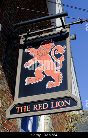 Il Pub Red Lion, acqua dolce, Isle of Wight, England, Regno Unito, GB. Foto Stock