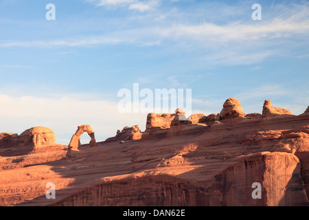 Stati Uniti d'America, Utah, Moab Arches National Park, Delicate Arch dal punto di vista inferiore Foto Stock