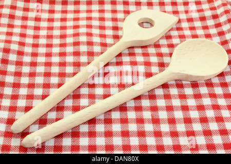 Varie cucchiaio di cottura costituito da legno Foto Stock