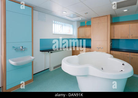 Parto piscina del Royal Hampshire County Hospital Winchester. Foto Stock