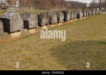 Alcune delle pietre intorno alla scozzese divisione IX memorial. Prima guerra mondiale, memorial, WW1, memorie, battaglia, Arras Foto Stock