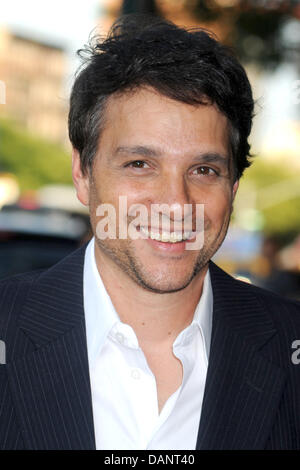 New York, Stati Uniti d'America. Il 15 luglio 2013. Ralph Macchio assiste la Lionsgate e attrazioni sul ciglio della strada con il Cinema la società lo screening di 'la ragazza più probabile al punto di riferimento del sole del Cinema su luglio 15, 2013 a New York City Credit: dpa picture alliance/Alamy Live News Foto Stock