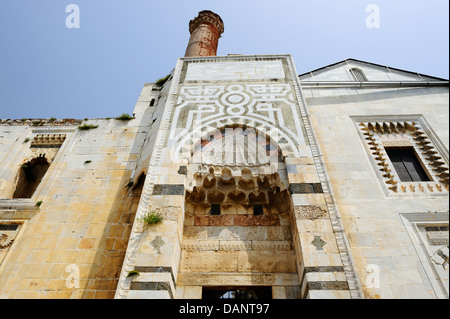 Ingresso di Isabey mosque (XIV secolo) a Selcuk, costa Egea, Turchia Foto Stock