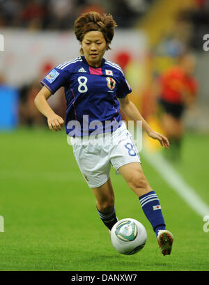 Il Giappone Aya Miyama in azione durante il semi-finale di partita di calcio della FIFA Coppa del Mondo femminile tra Giappone e Svezia presso il FIFA World Cup stadium in Frankfurt am Main, Germania il 13 luglio 2011. Foto: Arne Dedert dpa/i Foto Stock