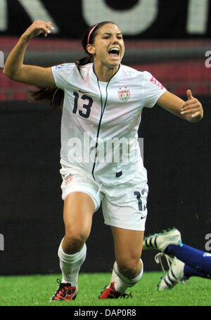 Stati Uniti d'America Alex Morgan festeggia dopo aver segnato il 0-1 obiettivo durante il FIFA Coppa del Mondo Donne finale di partita di calcio tra il Giappone e gli Stati Uniti d'America in occasione del FIFA World Cup stadium in Frankfurt am Main, Germania, 17 luglio 2011. Foto: Arne Dedert dpa/i +++(c) dpa - Bildfunk+++ Foto Stock