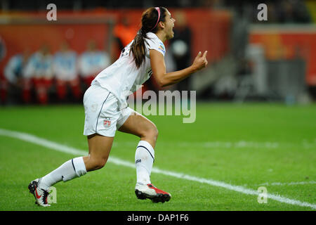 US national soccer player Alex Morgan cheers dopo la sua 0-1 obiettivo durante il match finale della FIFA Coppa del mondo femminile in Francoforte sul Meno, Germania, 17 luglio 2011. Foto: Revierfoto Foto Stock