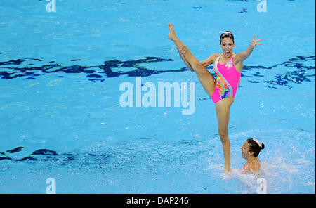 Sud Africa nuotatori sincronizzati eseguire nel nuoto sincronizzato Squadra Gratis eliminatorie al 2011 Campionati del Mondo di nuoto FINA a Shanghai in Cina, il 20 luglio 2011. Foto: Annibale dpa +++(c) dpa - Bildfunk+++ Foto Stock