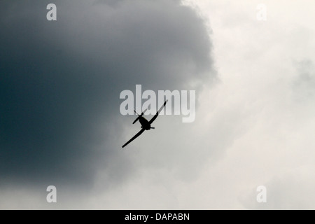 Le munizioni munizioni antique army combat cross attrezzature di difesa lotta vigore tedesco pistola grange storia posta umana maschile o militari Foto Stock