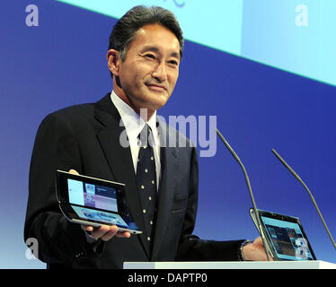 Due nuovi computer tablet di Sony sono presentati da Kazuo Hirai, Executive Vice presidente di Sony Corporation e Presidente, Consumer Products & Services Group di Berlino, Germania, 31 agosto 2011. Ancora nel mese di settembre il Sony Sgoes Tablet sul mercato a prezzi da 479 euro, che con 9,4 pollici è un po' più piccola di iPad. La superficie del computer dispone di una porta a infrarossi Foto Stock