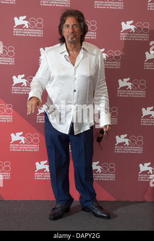 Attore Al Pacino pone dopo la conferenza stampa di "Wilde Salome" al 68esimo Festival di Venezia, la Mostra Internazionale d'Arte Cinematografica la Biennenale di Venezia, al Palazzo del Casinò di Venezia, Italia, il 4 settembre 2011. Foto: Hubert Boesl Foto Stock