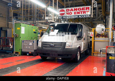 Ford Transit fabbrica a Swaythling Southampton poco prima della chiusura nel luglio 2013 Foto Stock