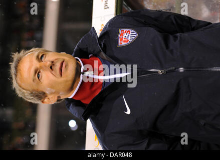 Stati Uniti d'America's head coach Jürgen Klinsmann prima della partita amichevole Belgio vs USA al King Baudoin Stadium di Bruxelles, Belgio, 06 settembre 2011. Foto: Thomas Eisenhuth dpa Foto Stock