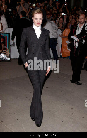 Noi attrice Evan Rachel Wood pone alla premiere di 'L'idi di marzo" al Toronto International Film Festival, TIFF a Roy Thomson Hall di Toronto, Canada, il 09 settembre 2011. Foto: Hubert Boesl Foto Stock