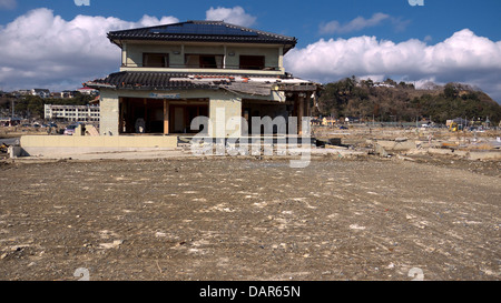 Una delle poche case di sopravvivere al 2011 Tohoku e tsunami terremoto ad Kadonowaki, Ishinomaki, Giappone Foto Stock