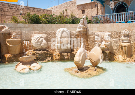 Israele Jaffa Yafo città vecchia fontana Zodiac Kedumim Square moderna e contemporanea in funzione dell'acqua dell'astrologia segni astrologici figure Foto Stock