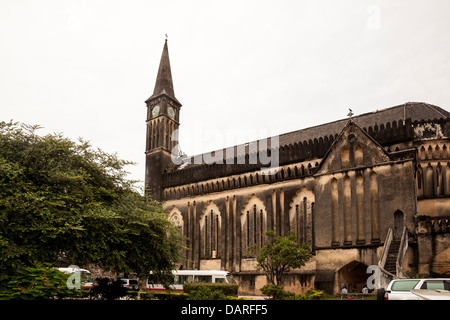 Africa, della Tanzania, Zanzibar, Stone Town. Vista esterna della Chiesa di Cristo. Foto Stock