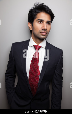 Fiducioso commerciante indiano Foto Stock
