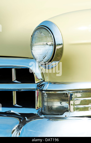 1950 Cadillac estremità anteriore dettaglio. Classic American car Foto Stock