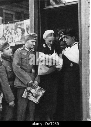 Eventi, seconda guerra mondiale / seconda guerra mondiale, servizio medico, infermiere della Croce Rossa con feriti soldati tedeschi in Norvegia, 1941, diritti aggiuntivi-clearences-non disponibile Foto Stock