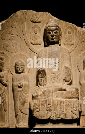 Cina, Shanghai, il Museo di Shanghai. Antica pietra intagliata raccolta, statua del Buddha c. 550-577 d.c. Foto Stock