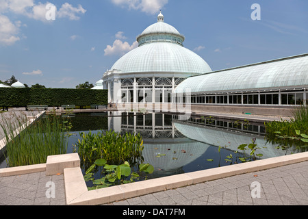 Il Enid A. Haupt Conservatorio del Giardino Botanico nel Bronx, New York City Foto Stock