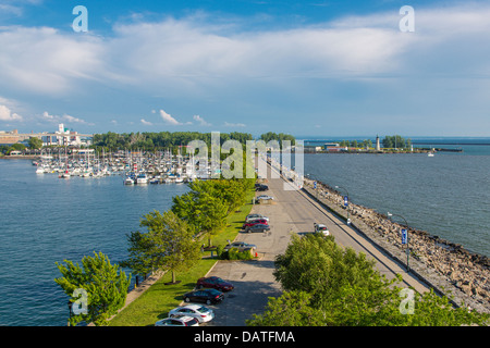 Erie Street lungo il bacino di Erie Marina sul Lago Erie in Buffalo New York Foto Stock